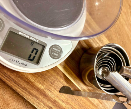 Μονάδες μέτρησης υλικών για ψήσιμο γλυκών στο σπίτι
